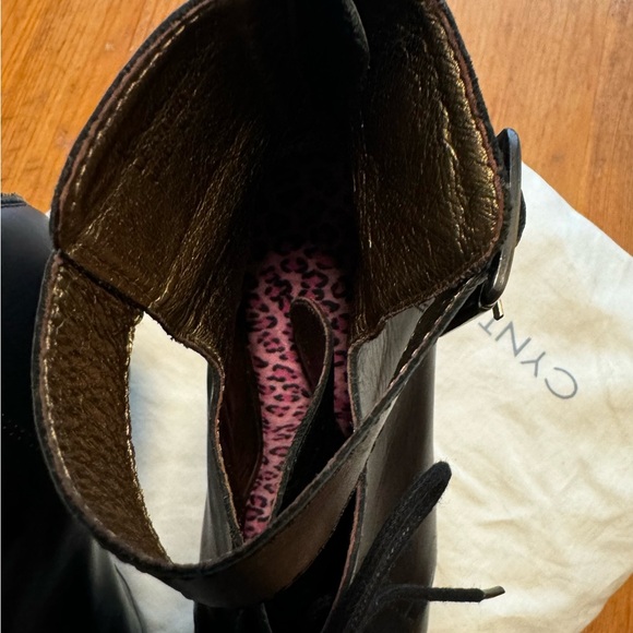Cynthia Vincent leather ankle booties - Picture 4 of 4